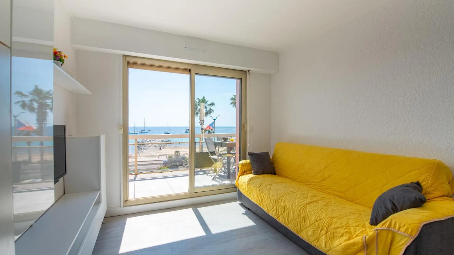 Apartment La Croix Du Sud-29 By Interhome كافالير سور مير